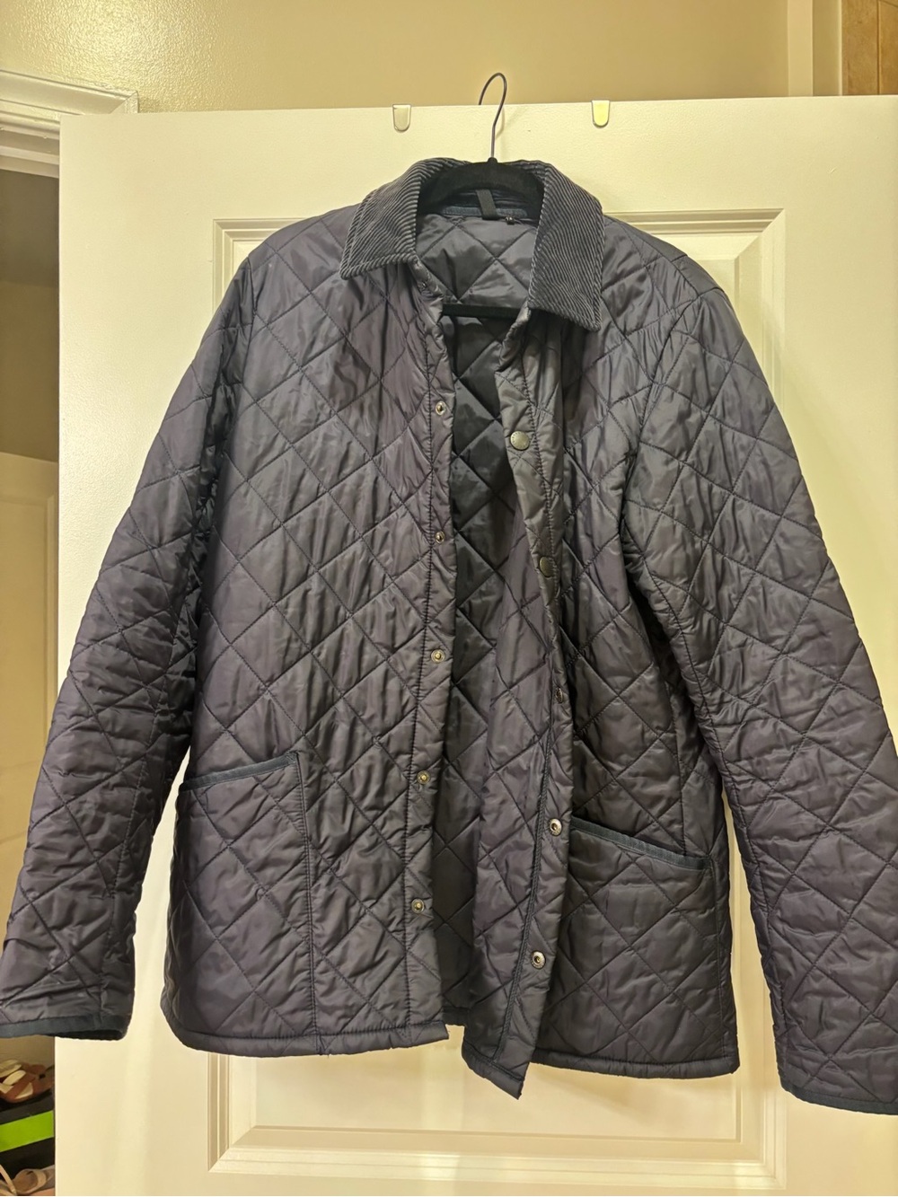 Barbour Men’s Navy Quilted Jacket with Corduroy Collar